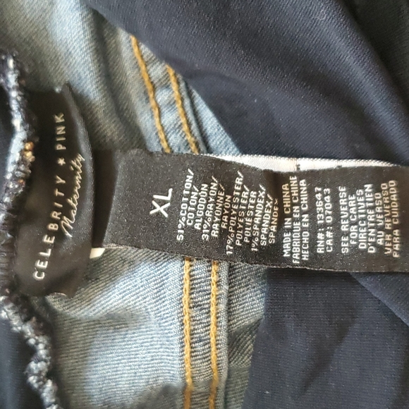 Celebrity + Pink Maternity Women's Denim Short XL - Picture 5 of 9